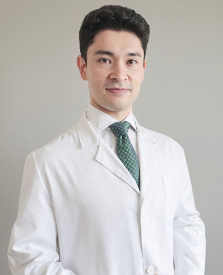 Dr. Lucas Marina Ono, cirujano plástico de Clínica Dr. Aso